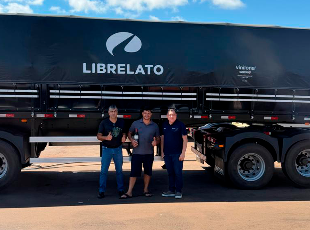 Consórcio Nacional Librelato leva primeiro implemento 0 km à WW Fernandes Transportes